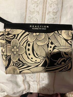 Kenneth Cole Reaction Black and Beige Floral Wristlet